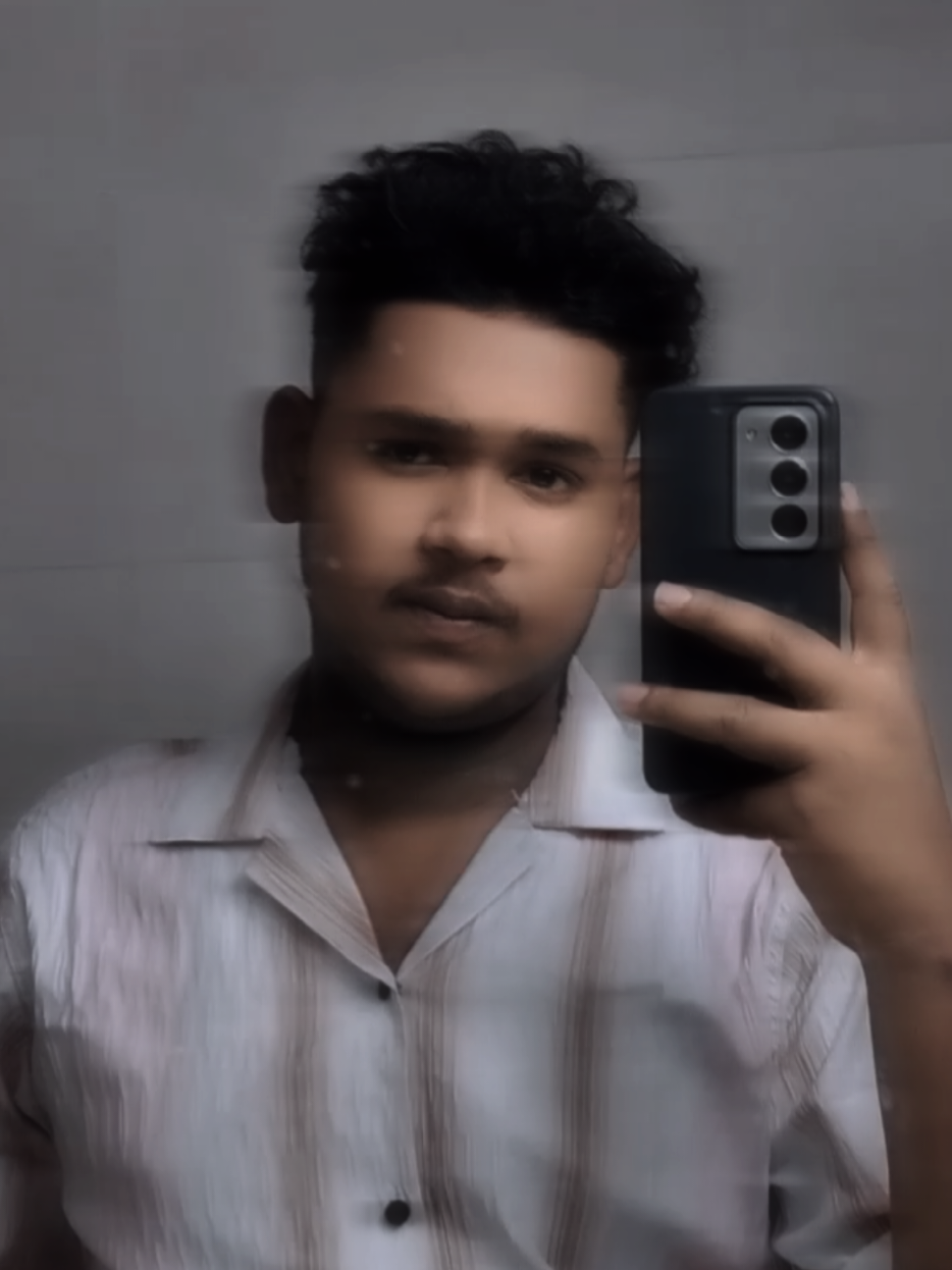 @𝐒Ĩyꫝɱ ╰‿╯