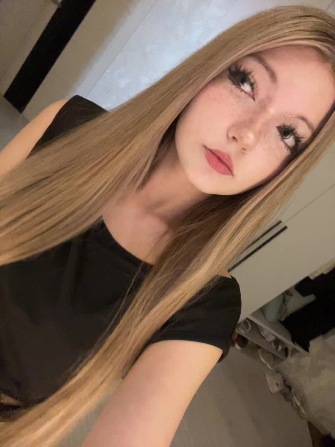 @Avrora_00
