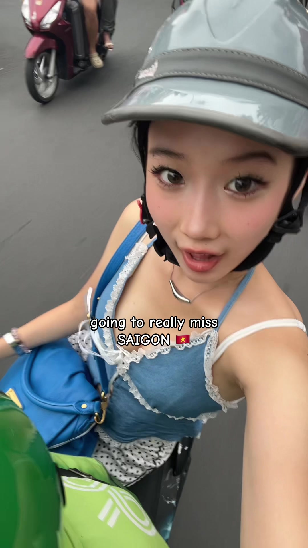 @由由
