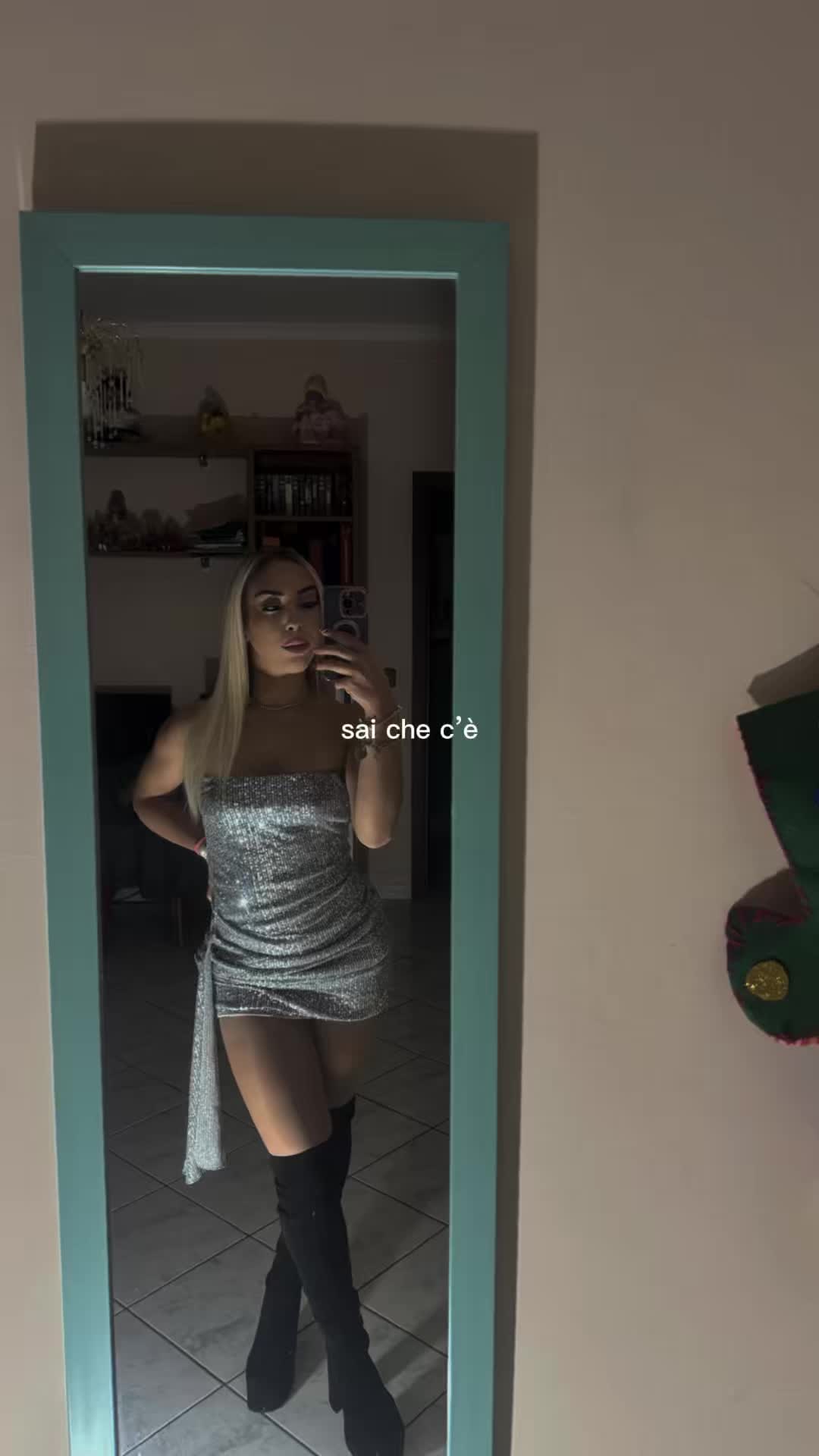 @desireemelone
