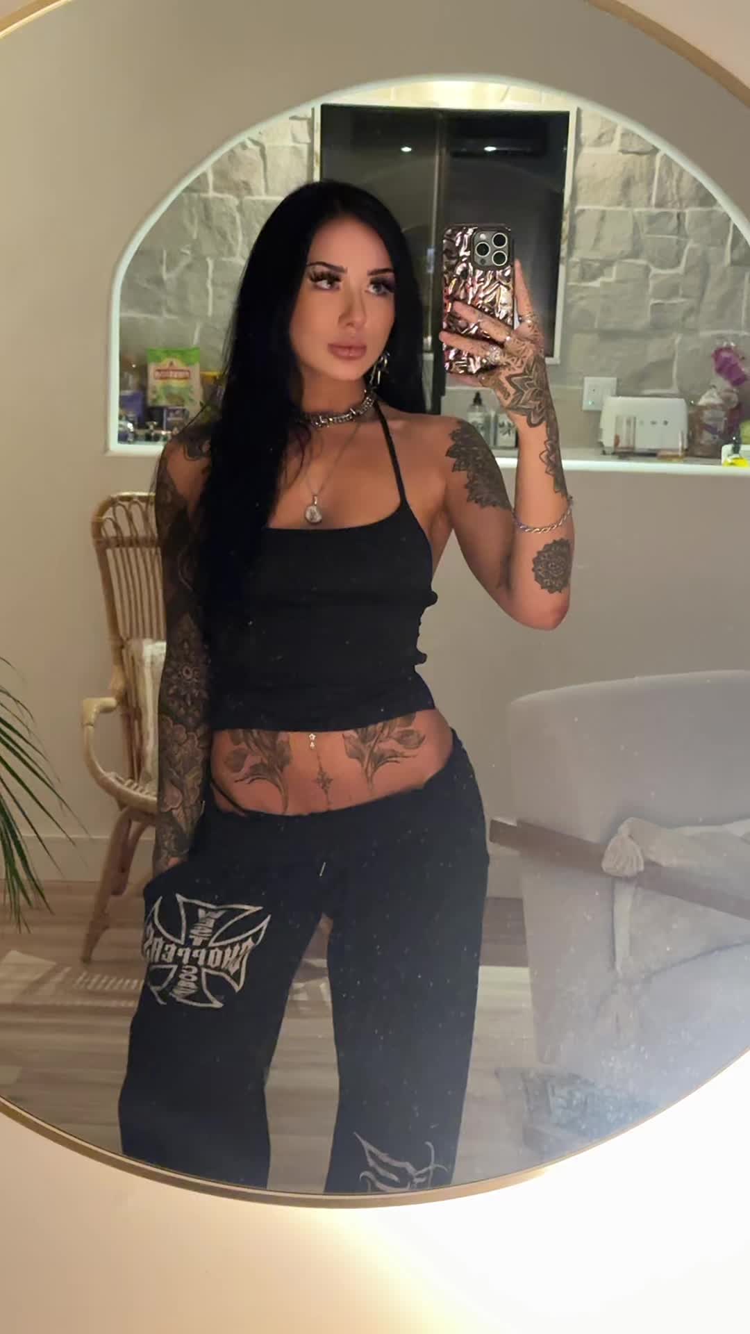 @_leighla_meagan_