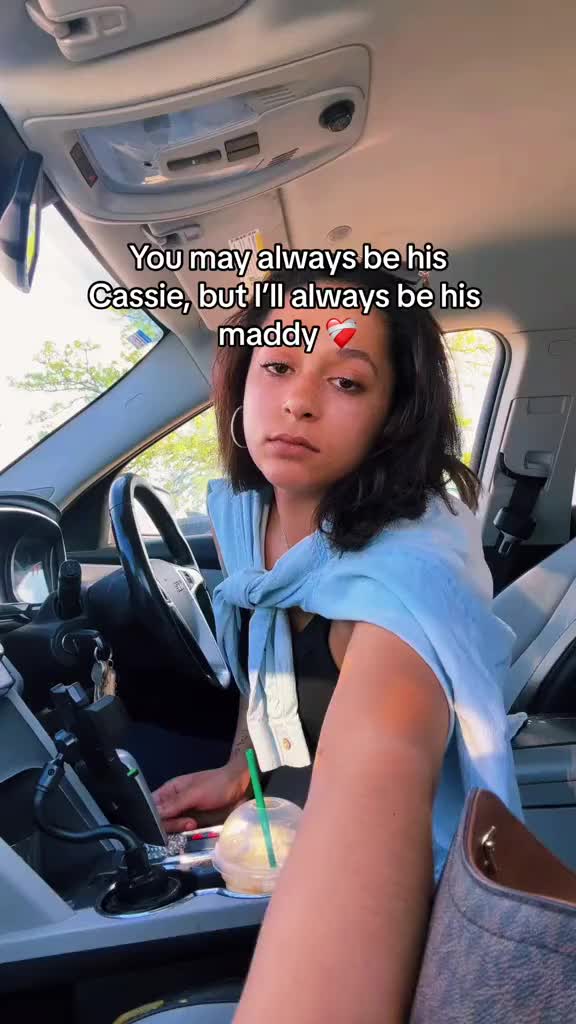 @lydiiaamariiee