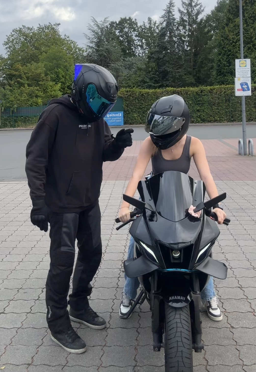 @Bikergirl