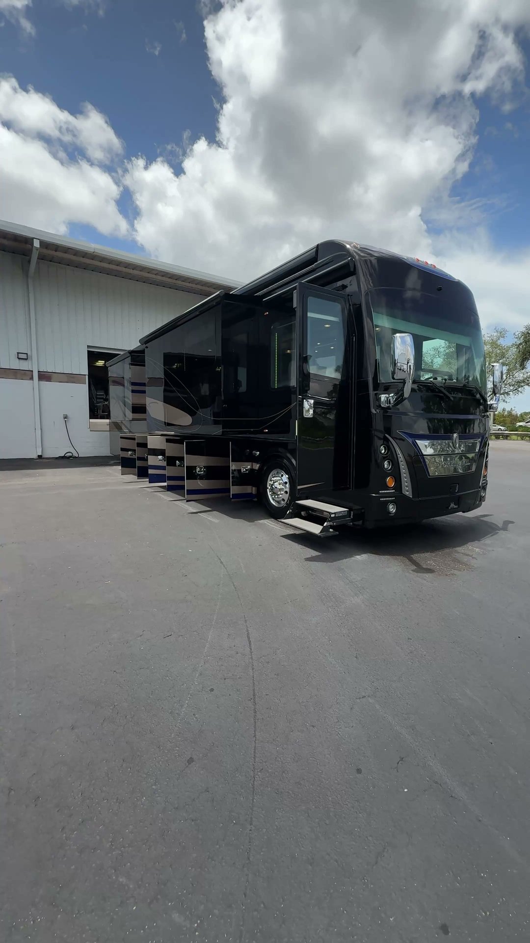 @the_motorcoach_store