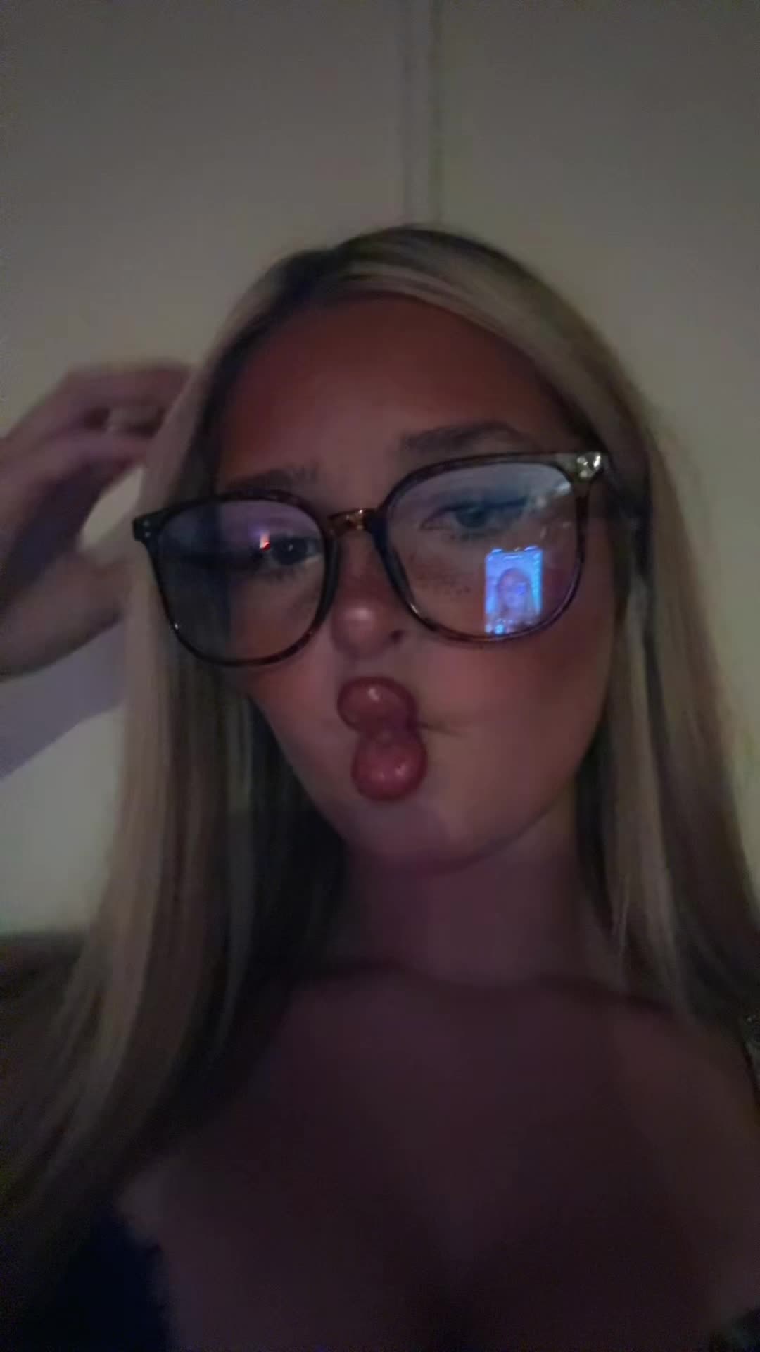 @ayla🍭🪽🍃