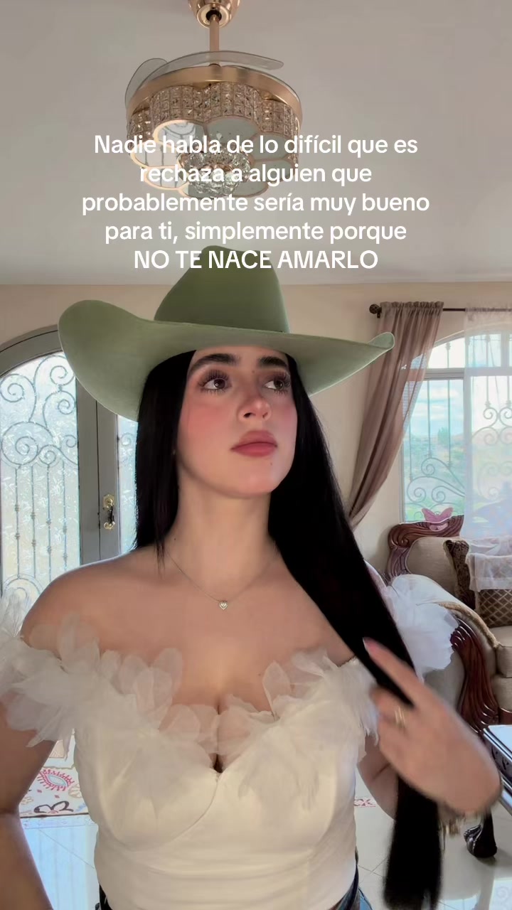@𝑁𝑎𝑡𝑎𝑙𝑖𝑒