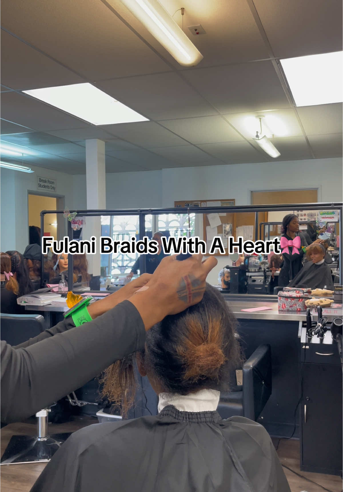 @laniisbeautybar