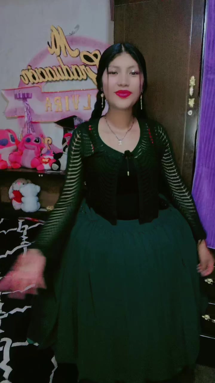 @♥️🦋tú cholita Elvira 🦋♥️