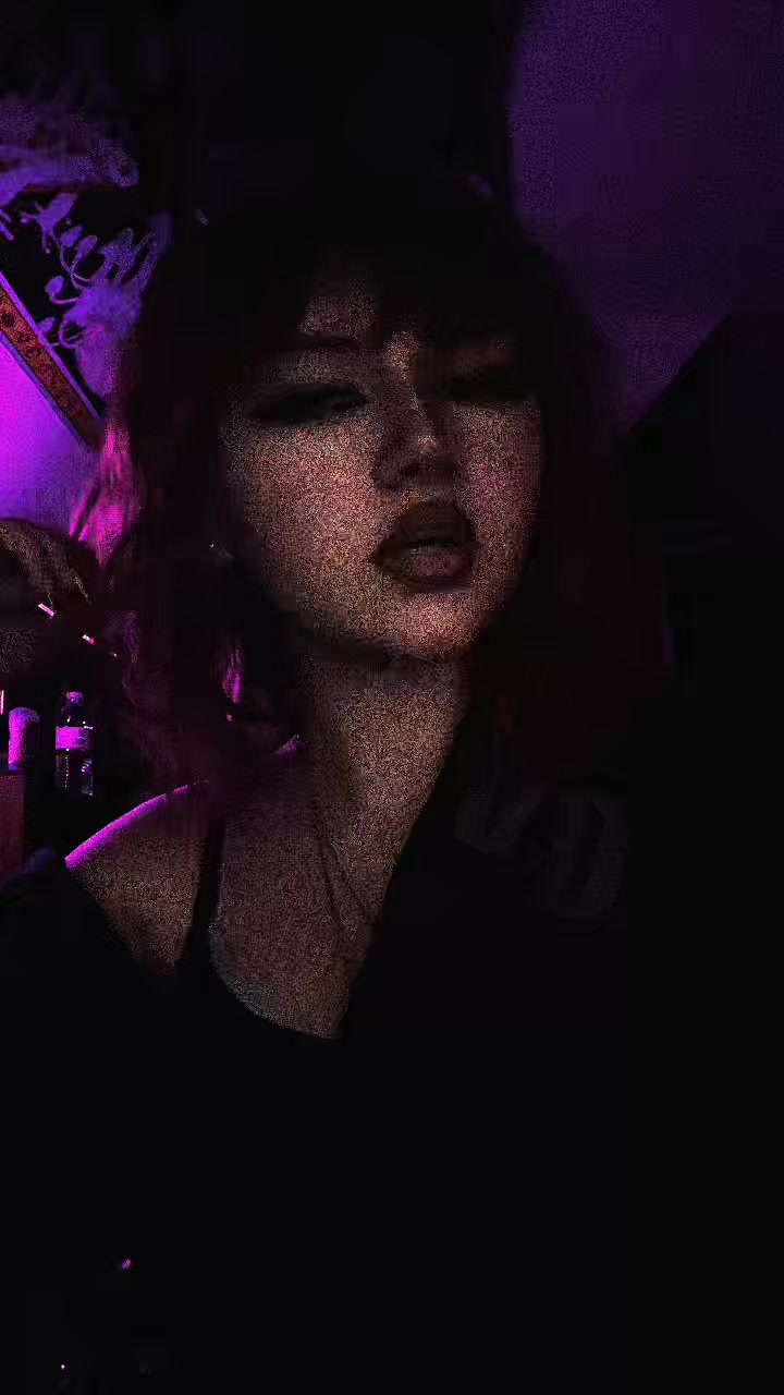 @Luna🤯