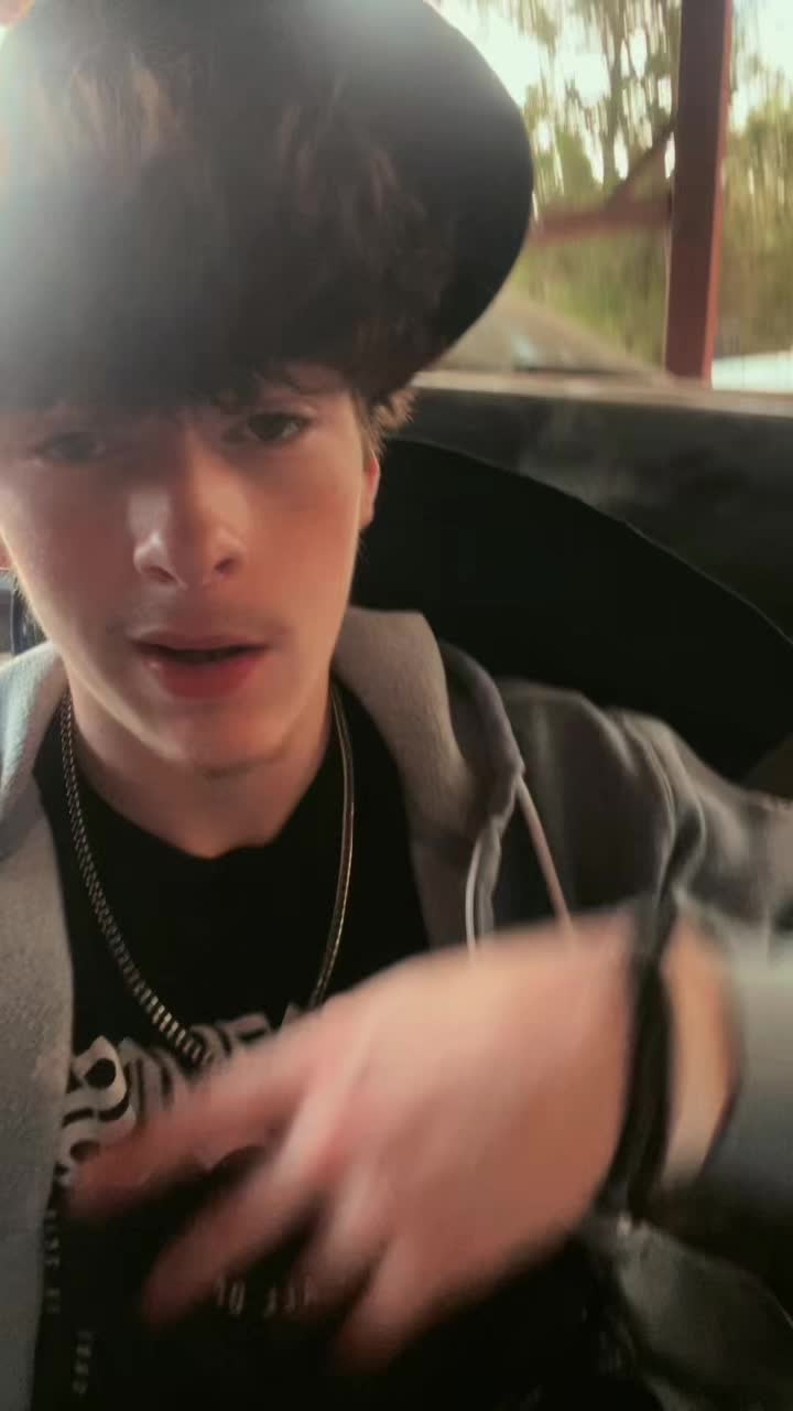 @🕷️