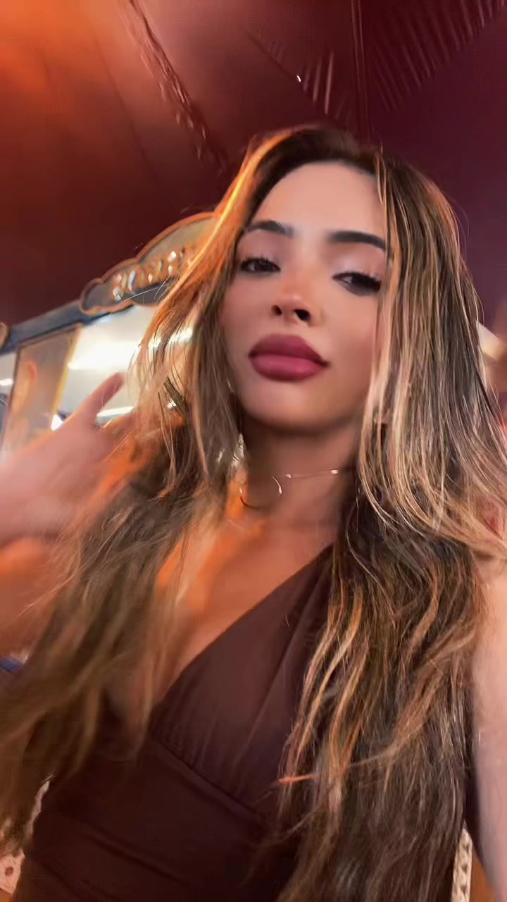 @valesca_nayane