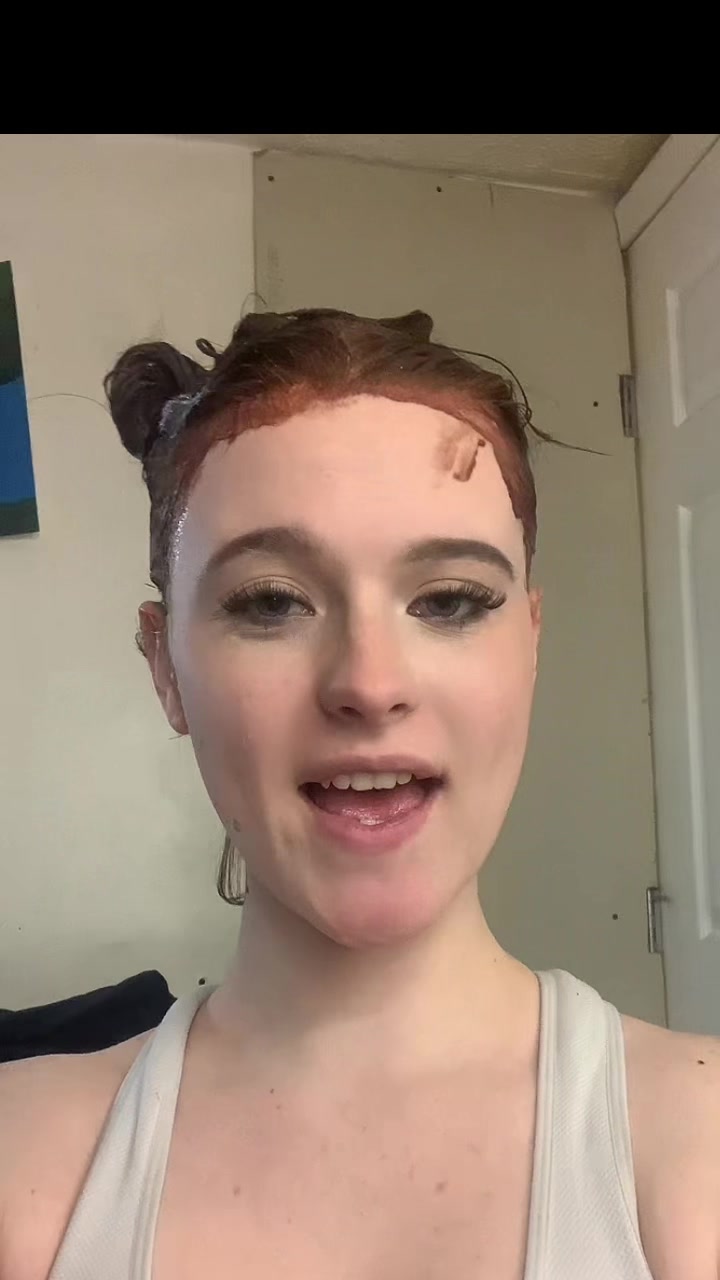 @💕 Ellen  🦆
