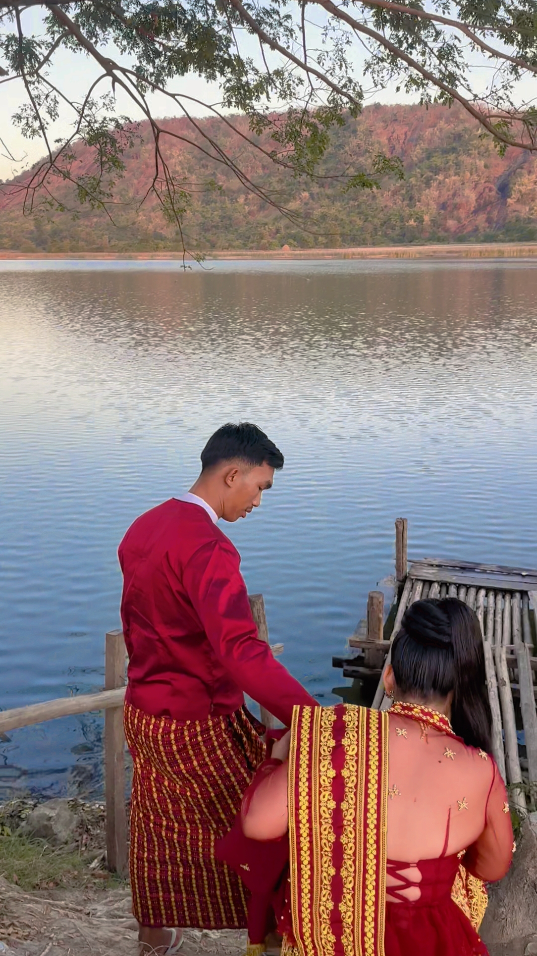 @Ye Yint Shine(ကောလင်းသား)