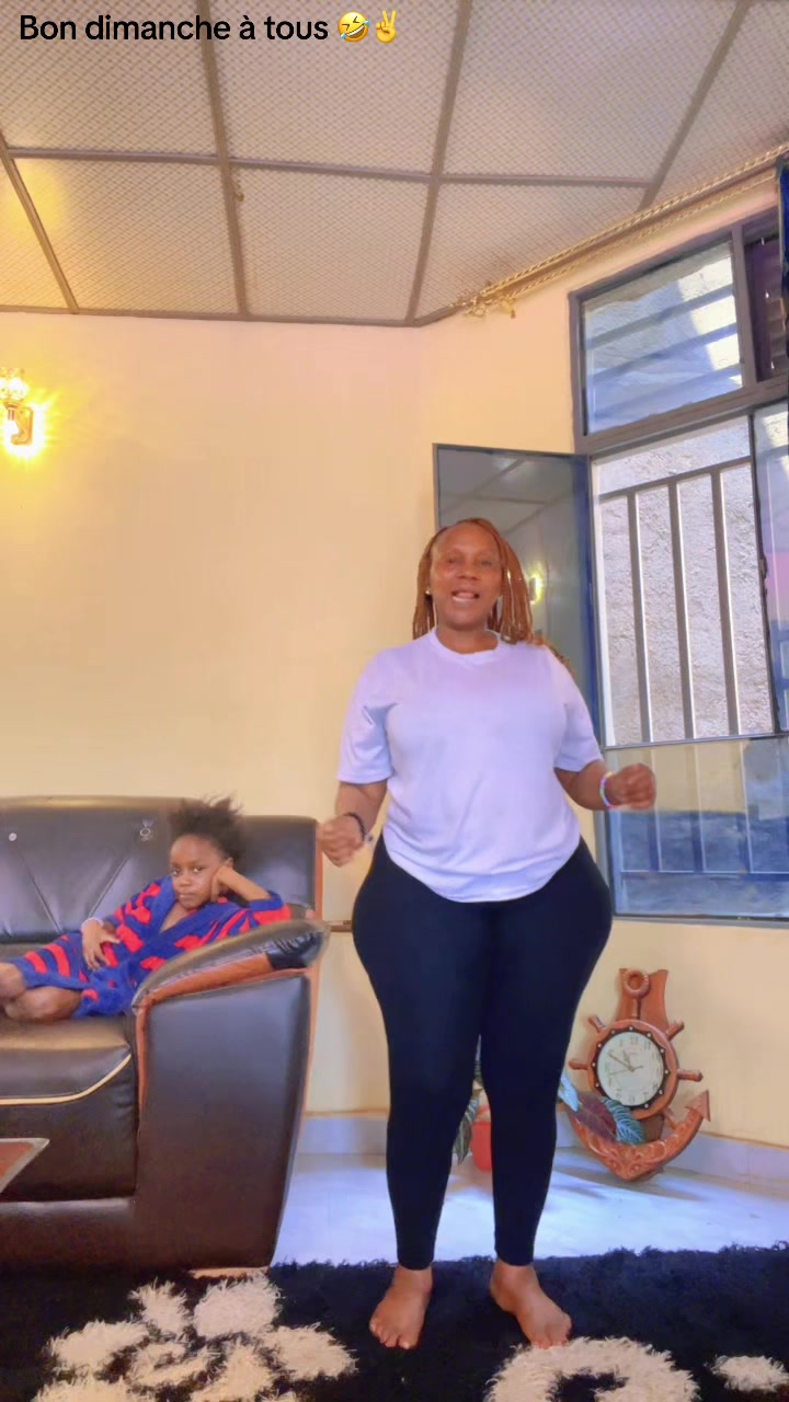 @ZAINA BIN HEMEDI💐🇨🇩
