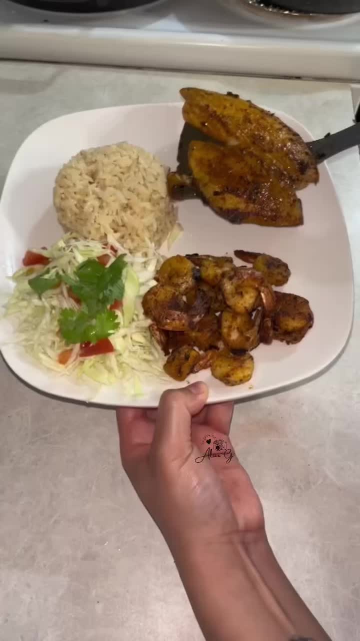 @𝓐𝓵𝓲𝓬𝓮 𝓖'👩🍳🍪🦋☘️
