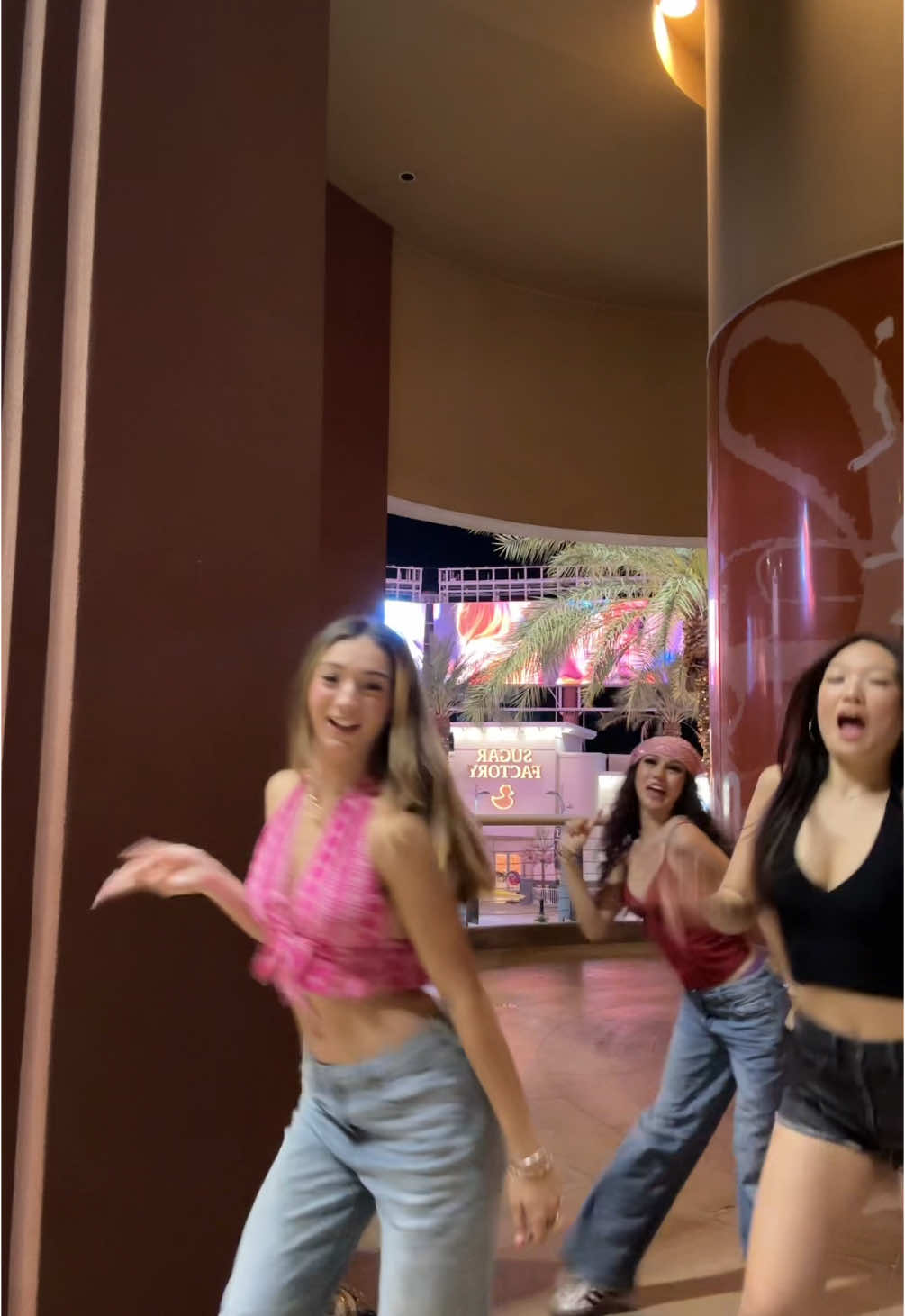 @Bella