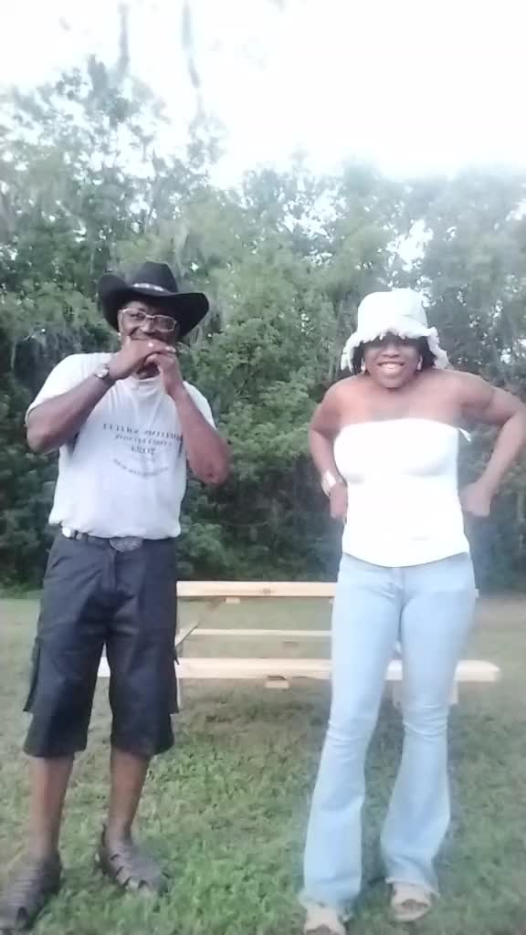@Tee
