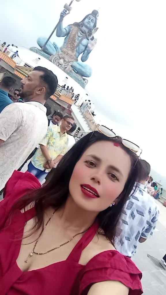 @Sanaya San