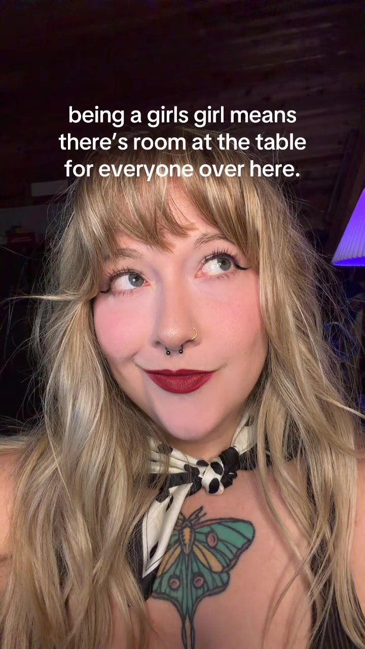 @earthlyemily
