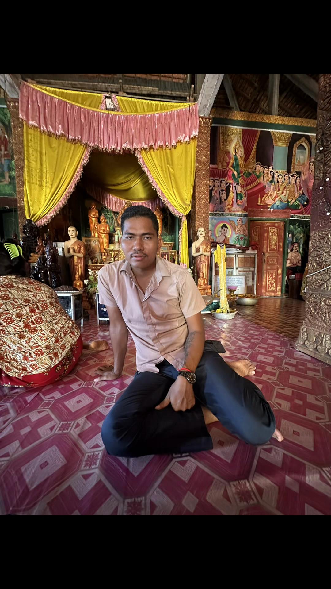 @ប្រុស ខ្មៅ..🇰🇭