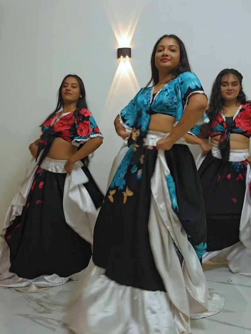 @Ruvishm_Dance_Team ♡