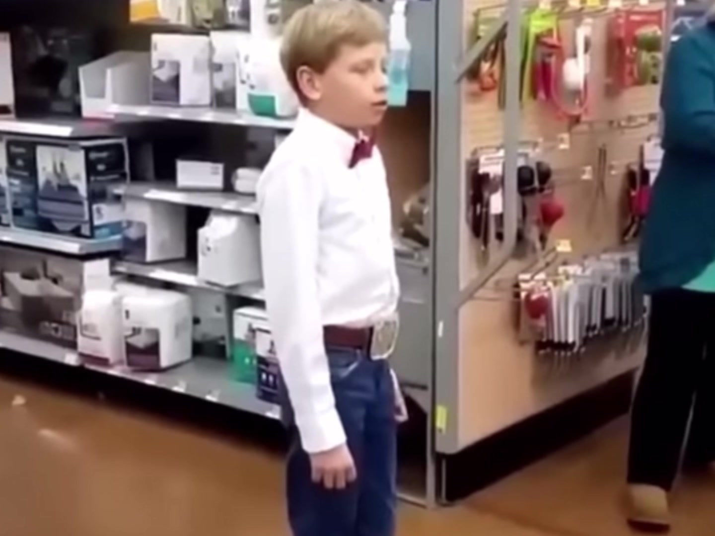 @⃟