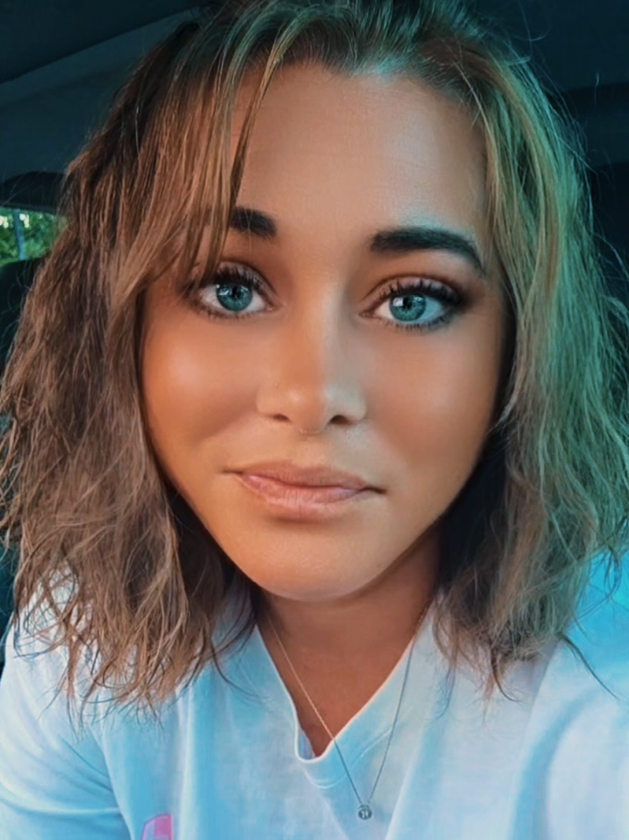 @ℂ𝕒𝕟𝕕𝕚🌻