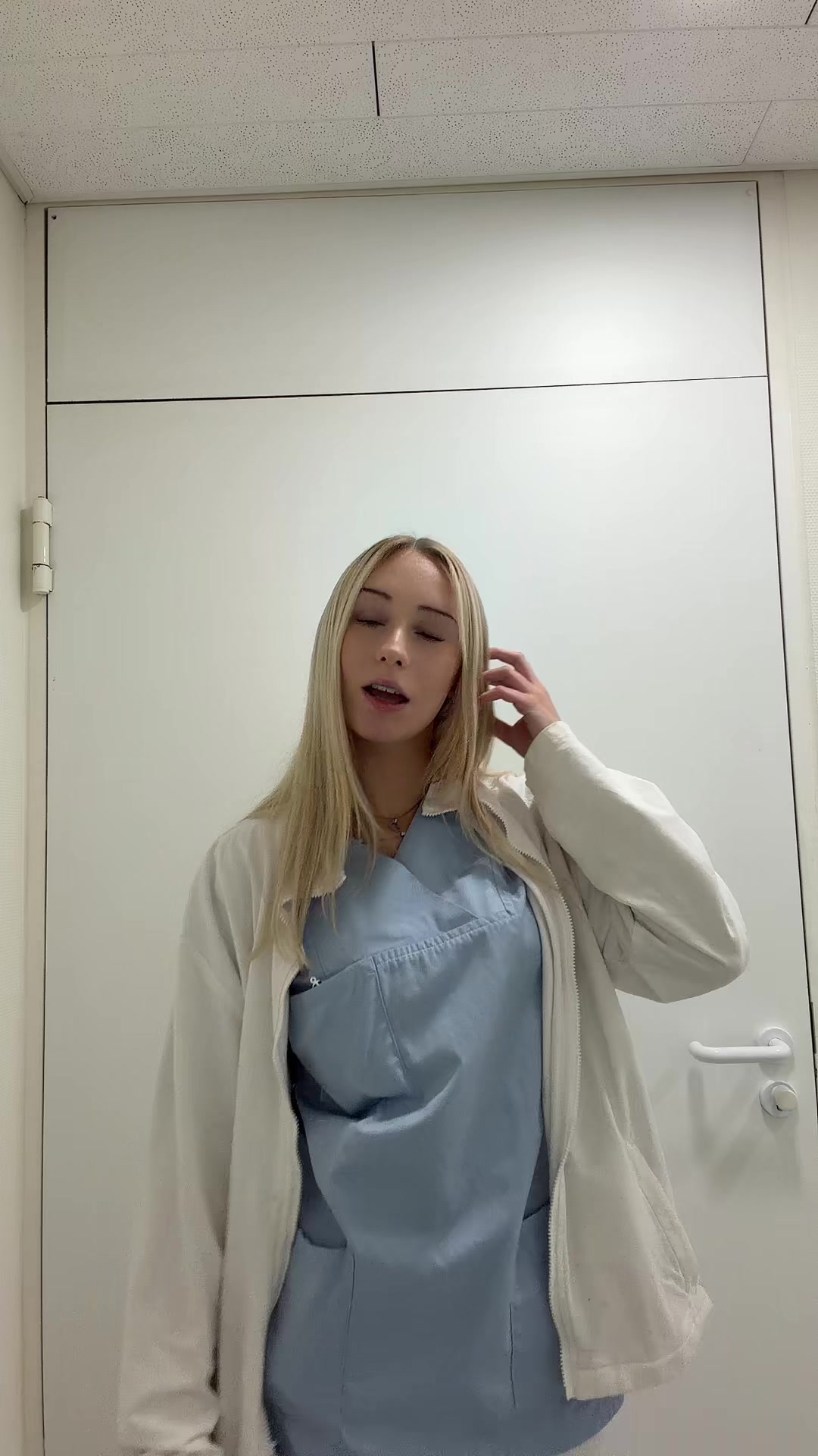 @𝐄&lsquo;🦇