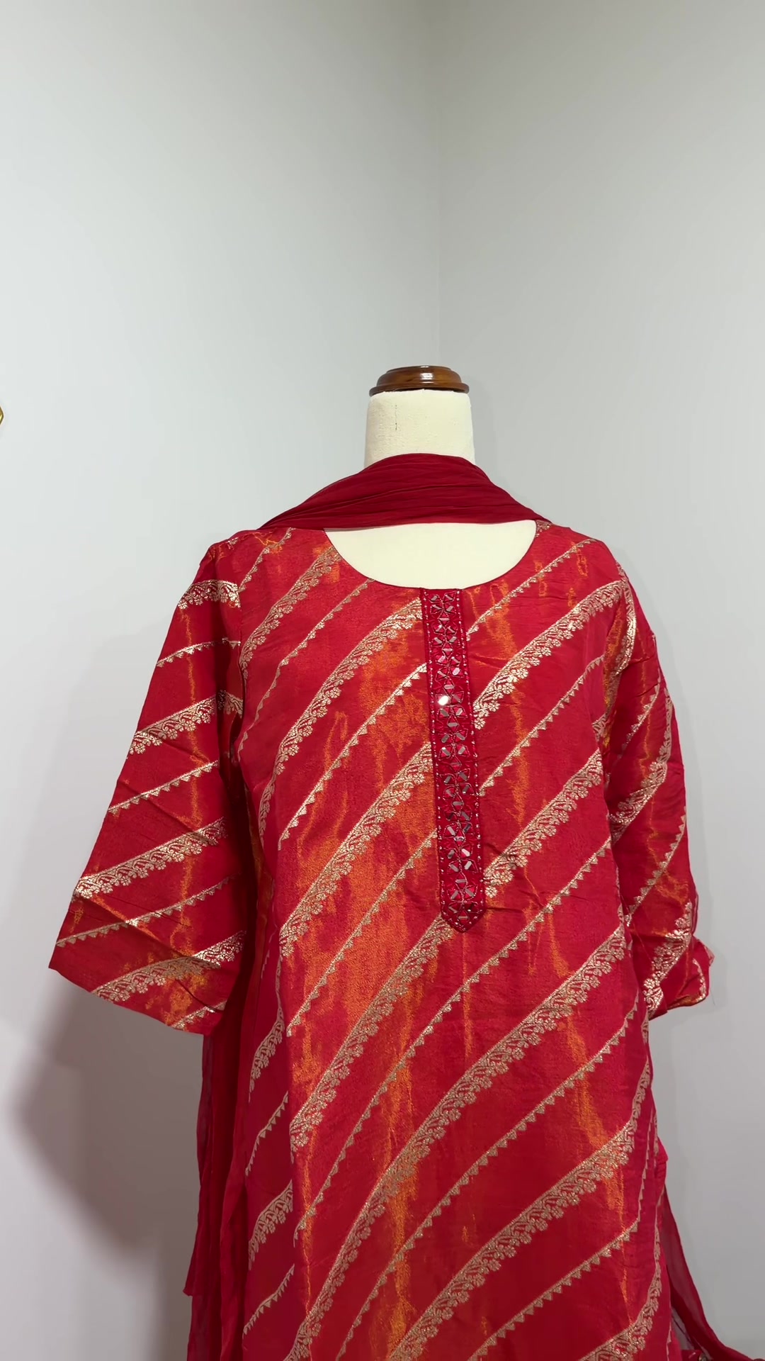 @Resham_luxecouture