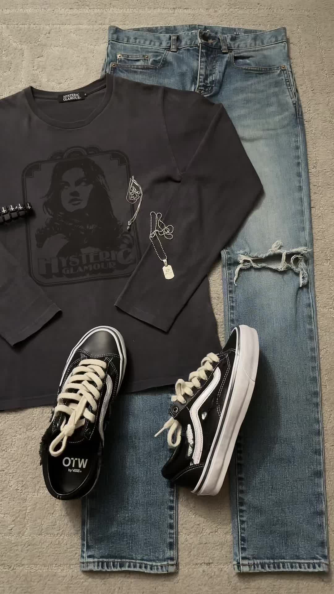@￼