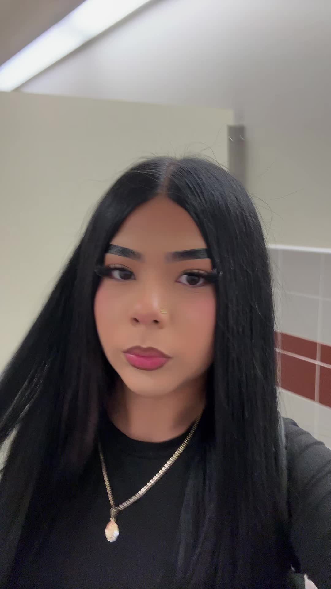 @⃟