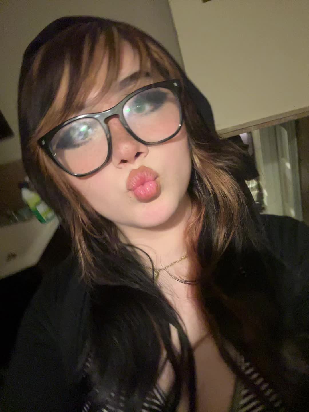 @isaphernelia