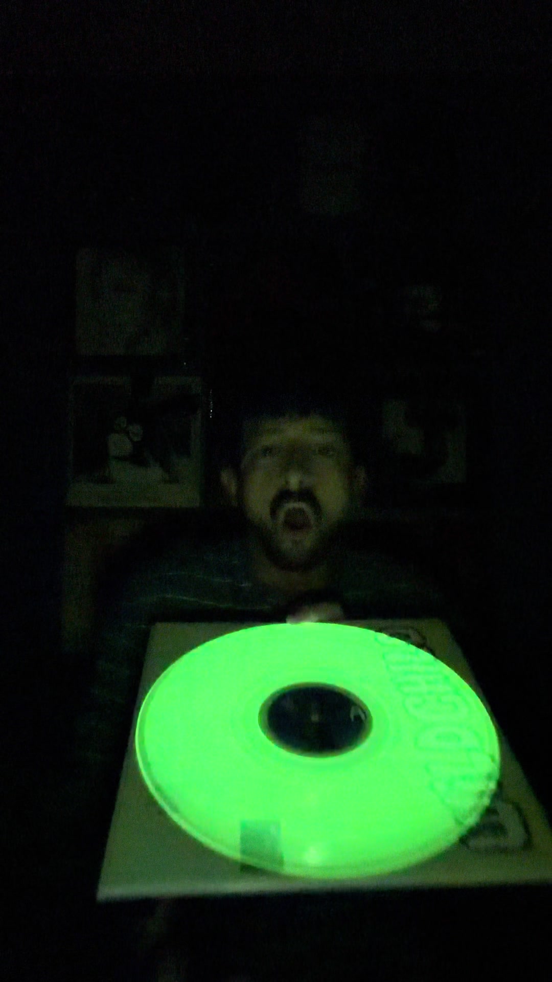 @atotalvinylhead