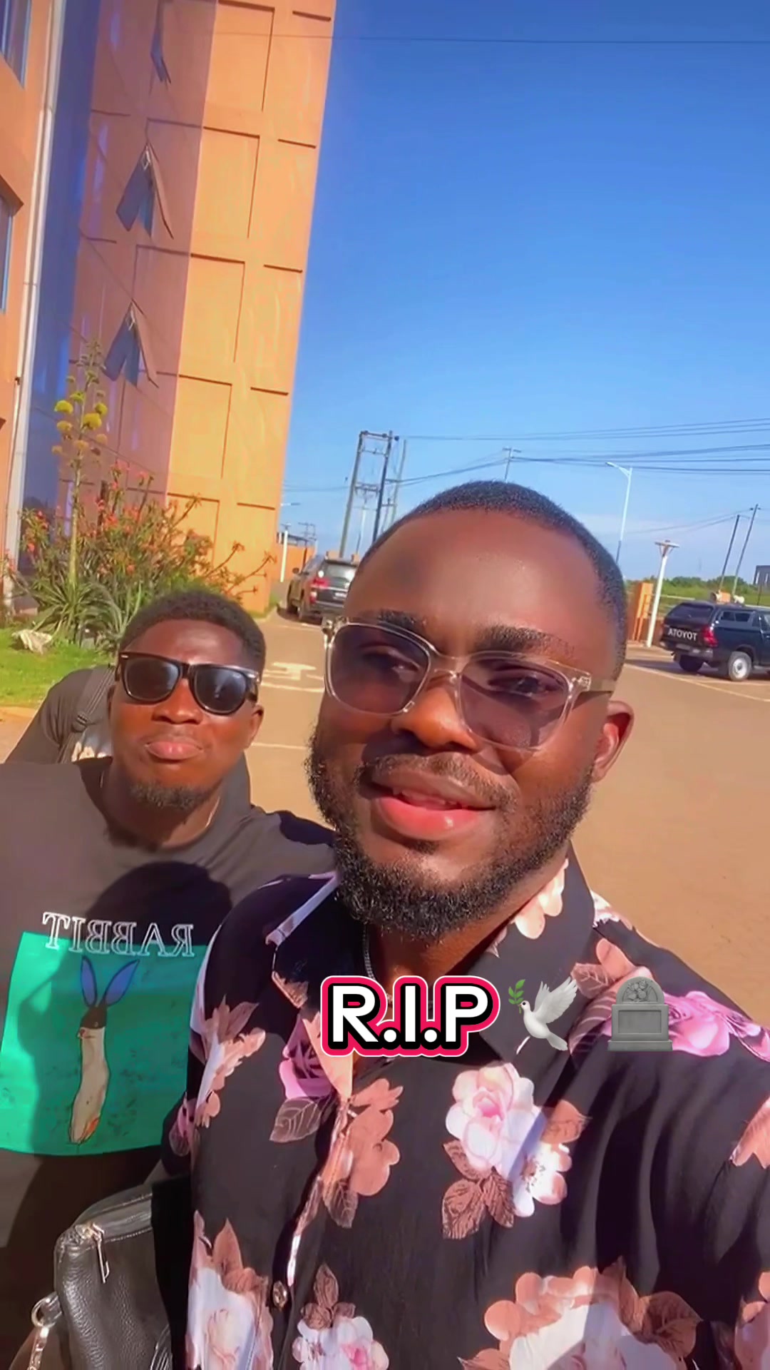 @Twins Diaries 🇬🇭