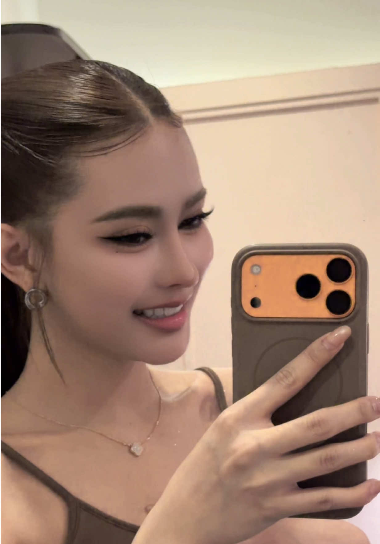 @น้ำแข็ง ทิพวรรณ (ช่องจริง)