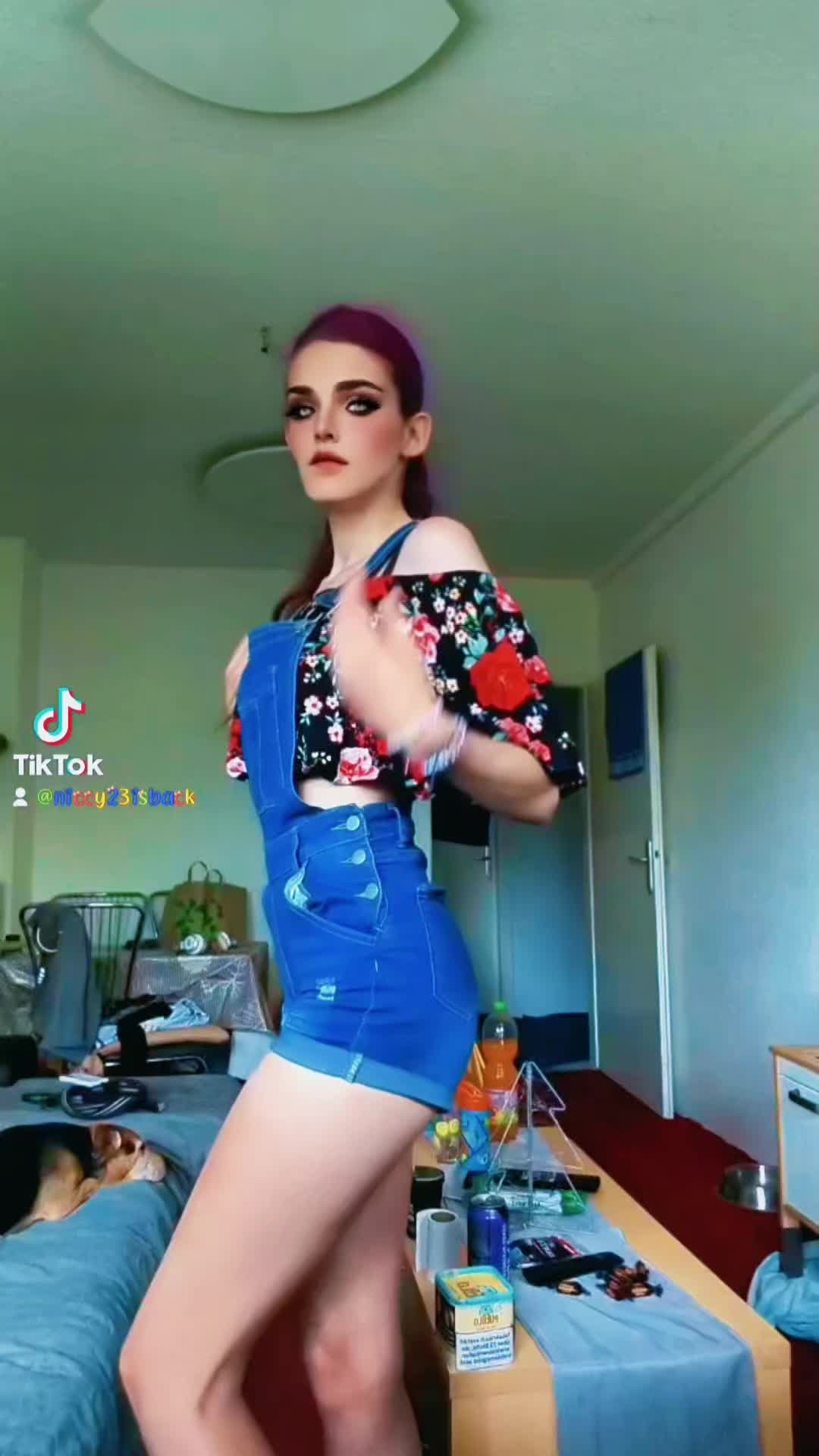 @Nicole Anastasia Annliya🦄