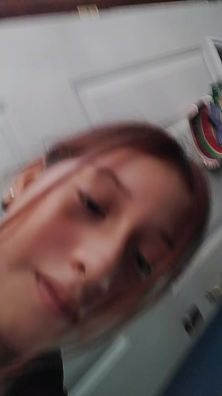 @hellosss 😝✌️