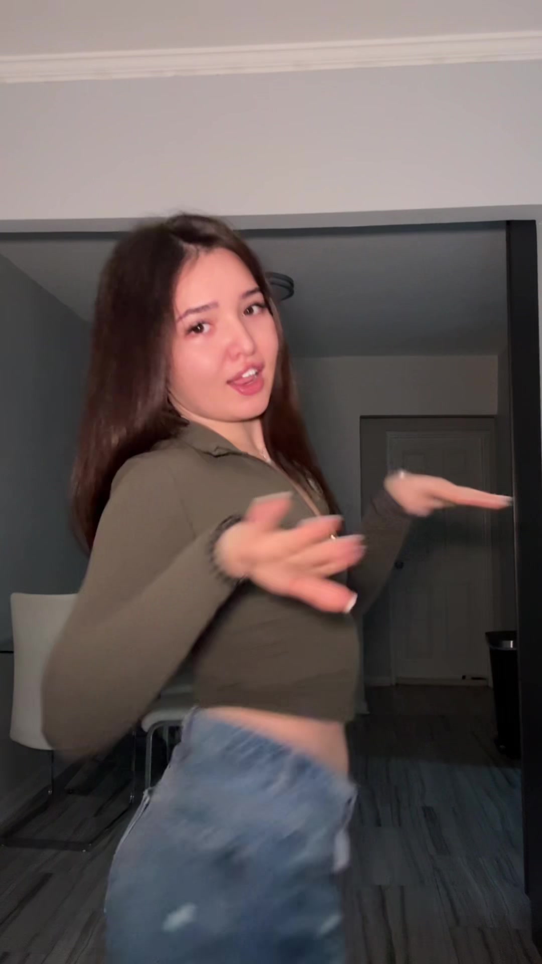 @alishashakirova