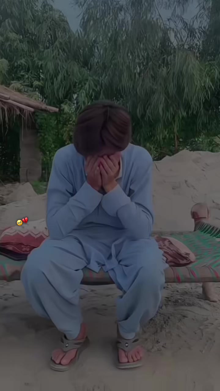 @꧁🥹•بے وفا یار•🥹꧂