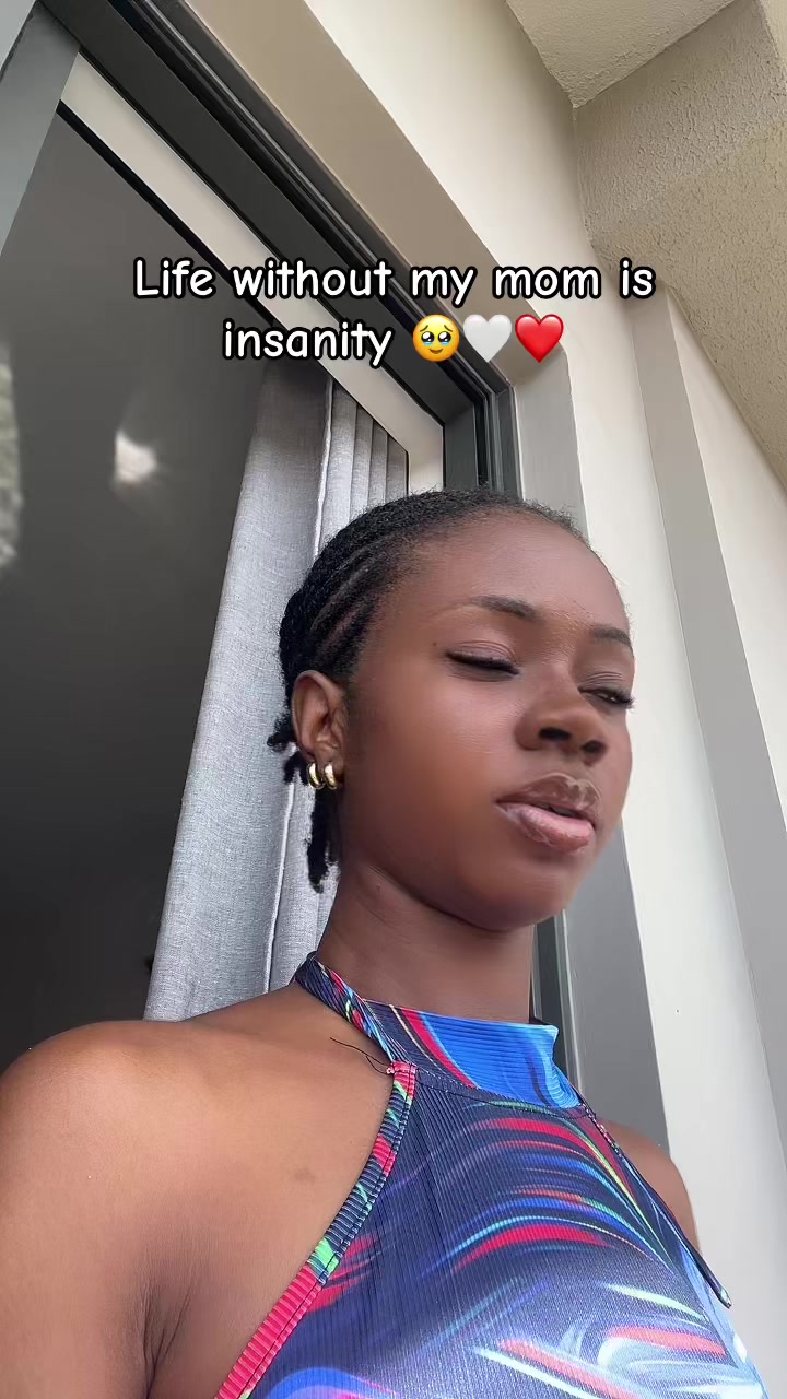 @Zellie🎀🤍🛍️