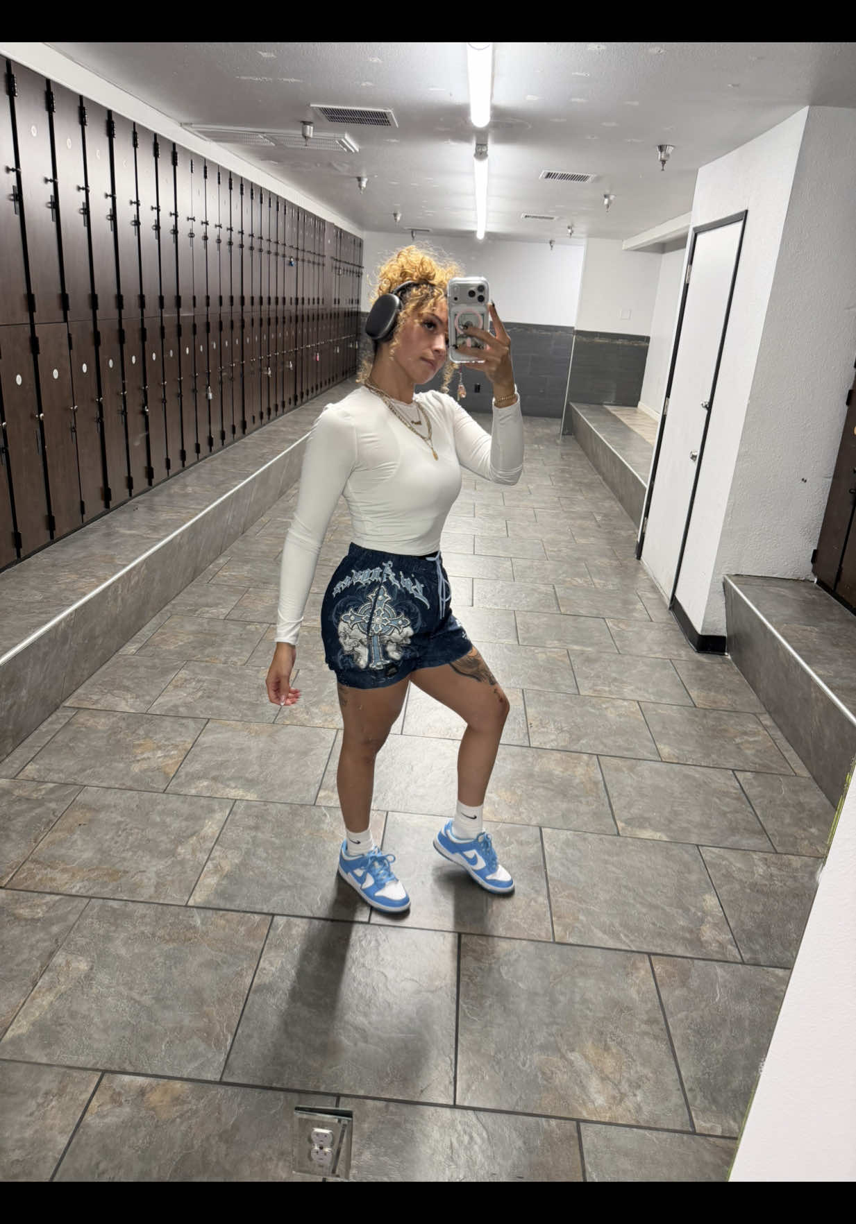 @Lala