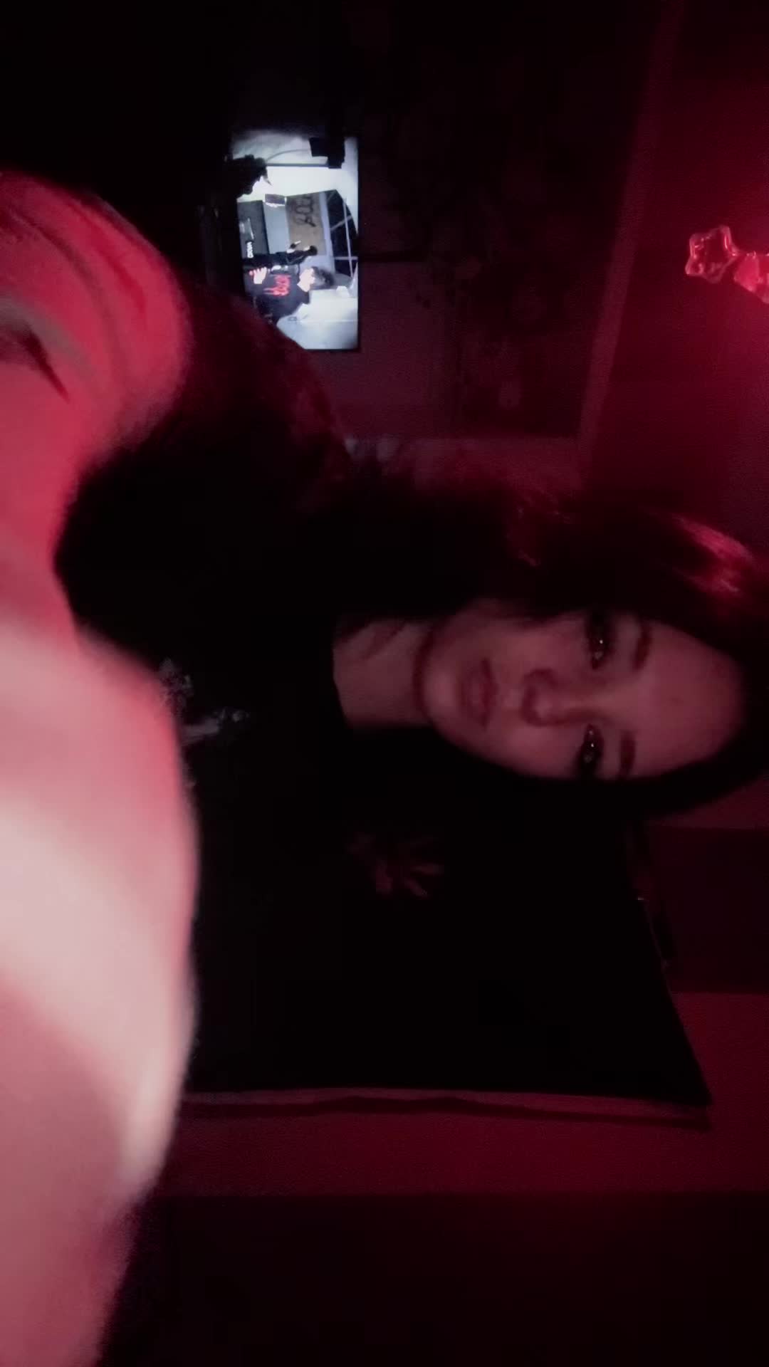 @༒
