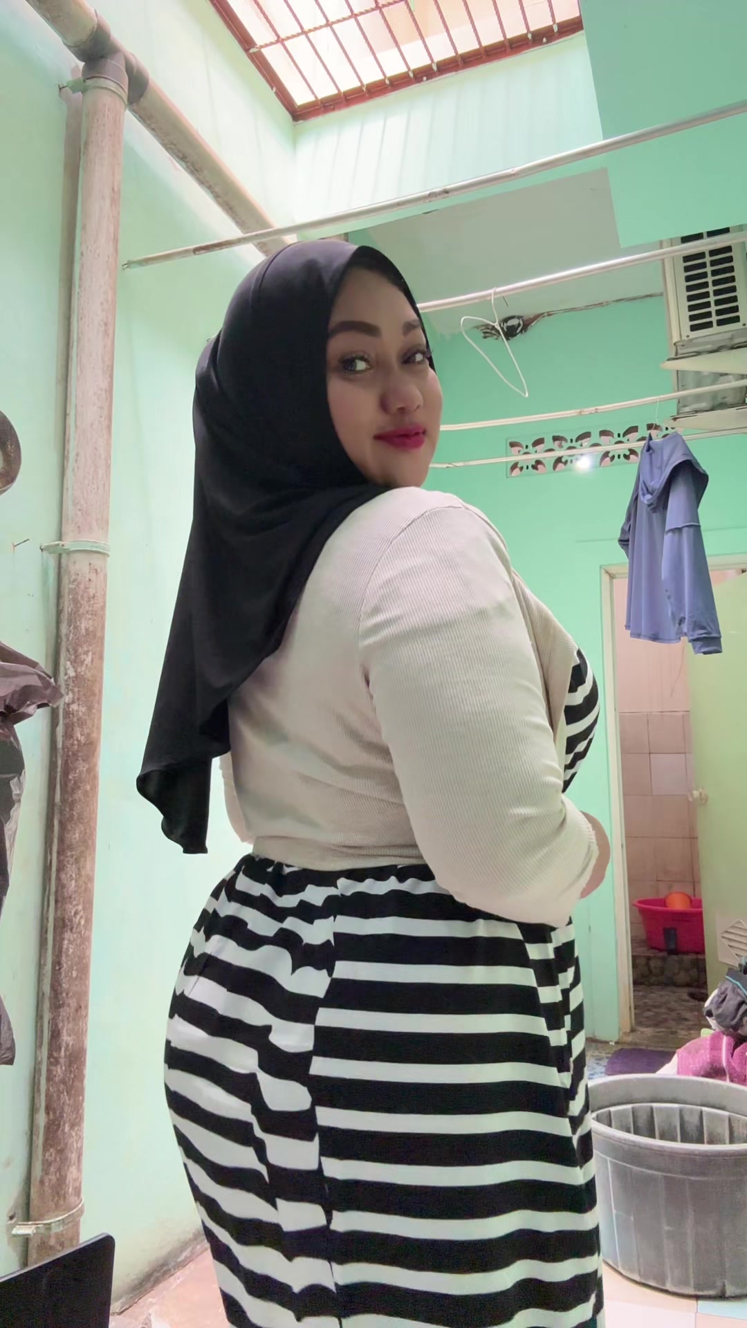 @momihzahwavarel