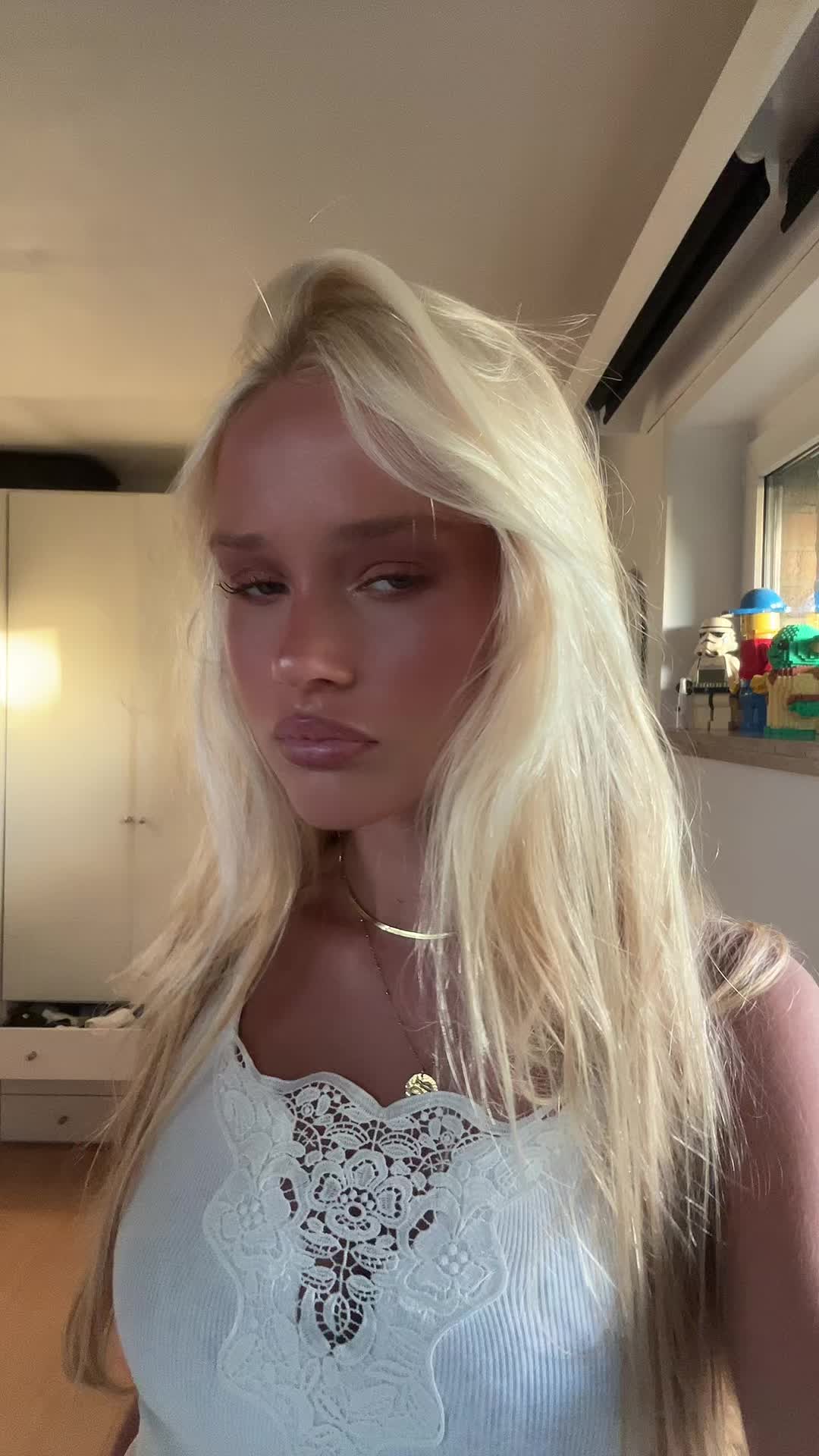 @3llaaaaaaa