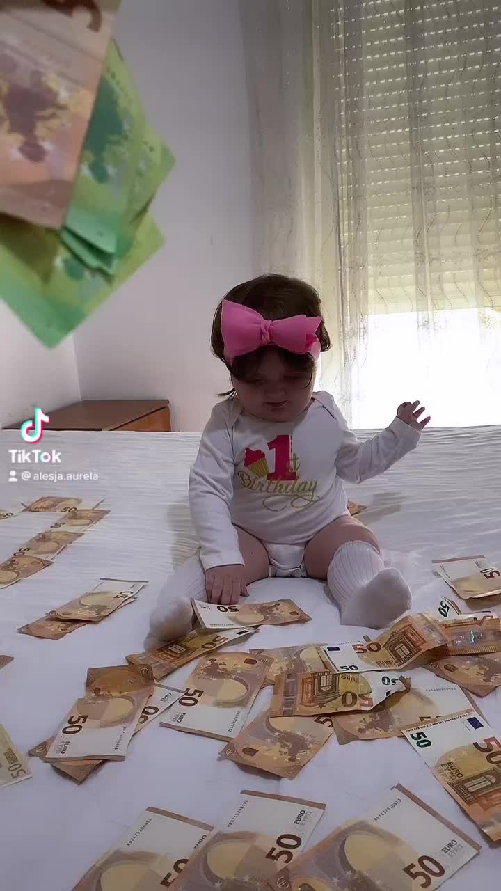 @Aurela_ela