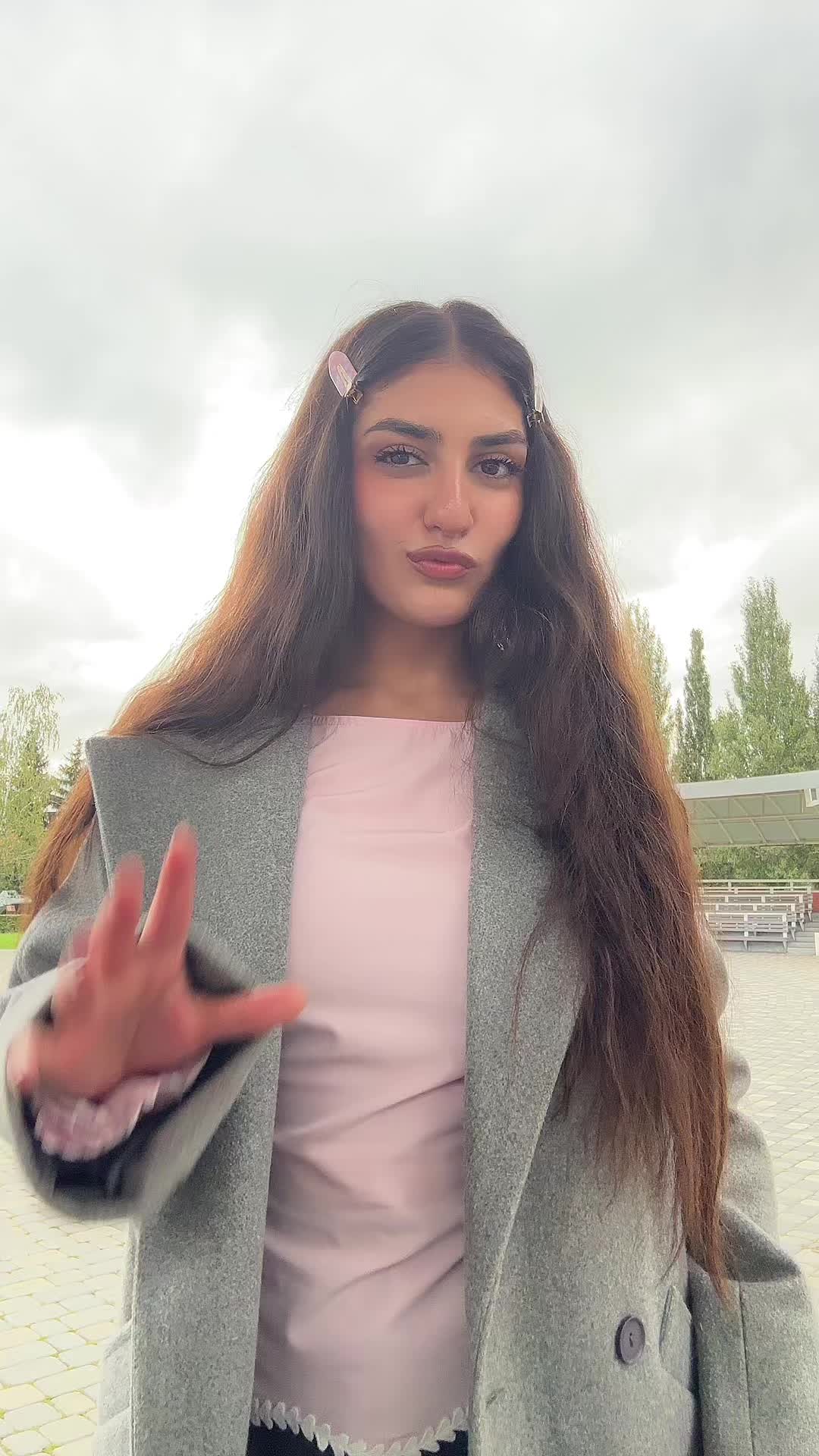 @foxaniel