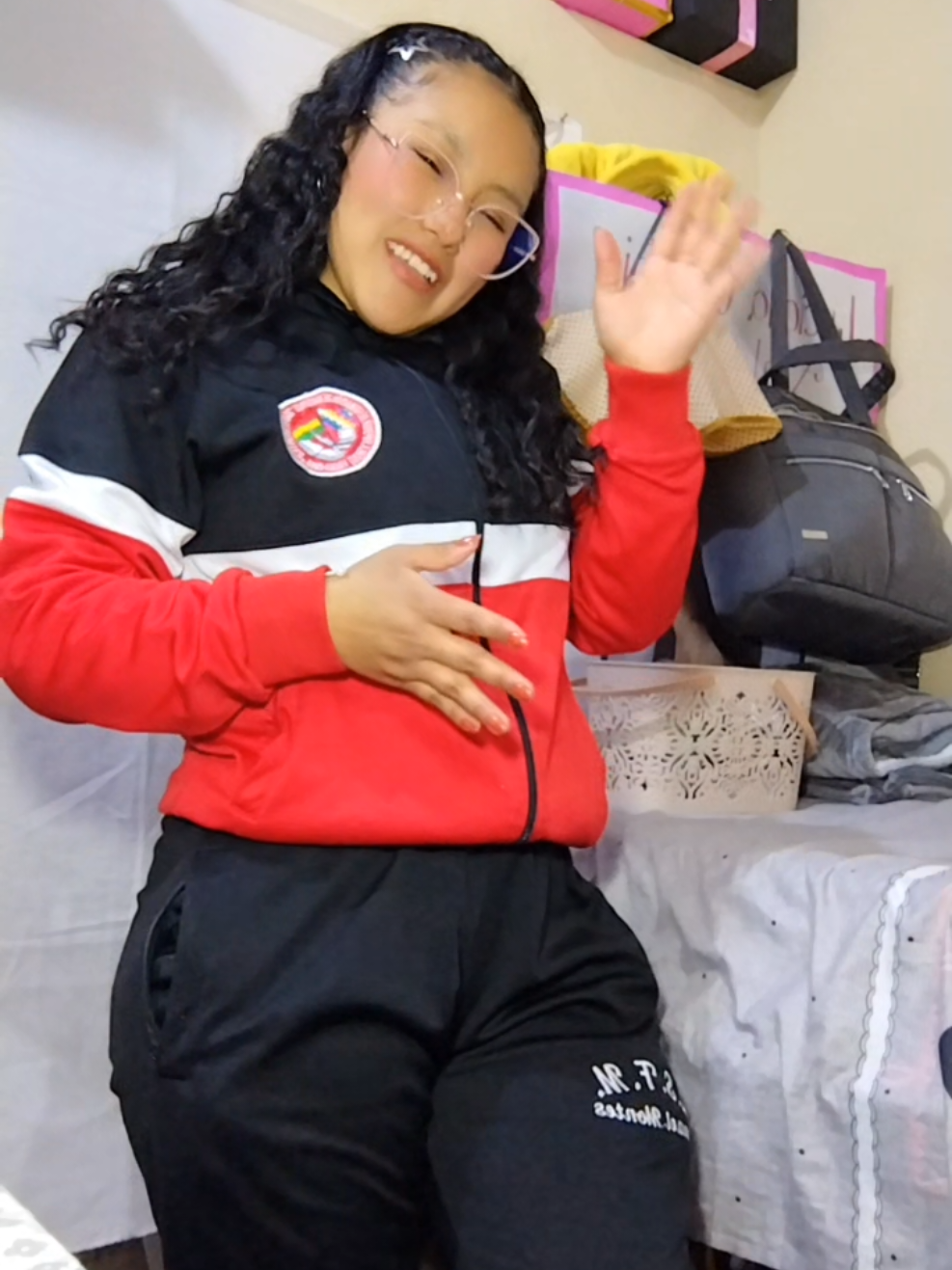 @Lucianachambivalero