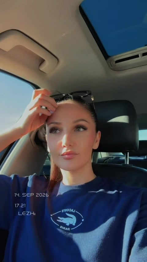 @Tenisa