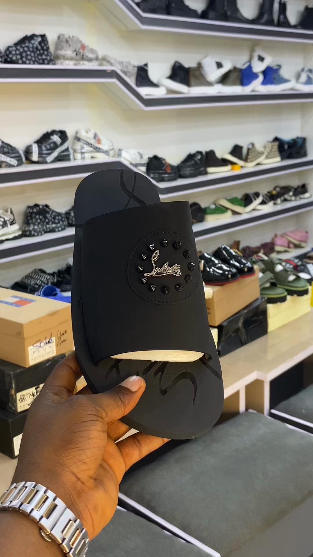 @Enatel Foot Locker