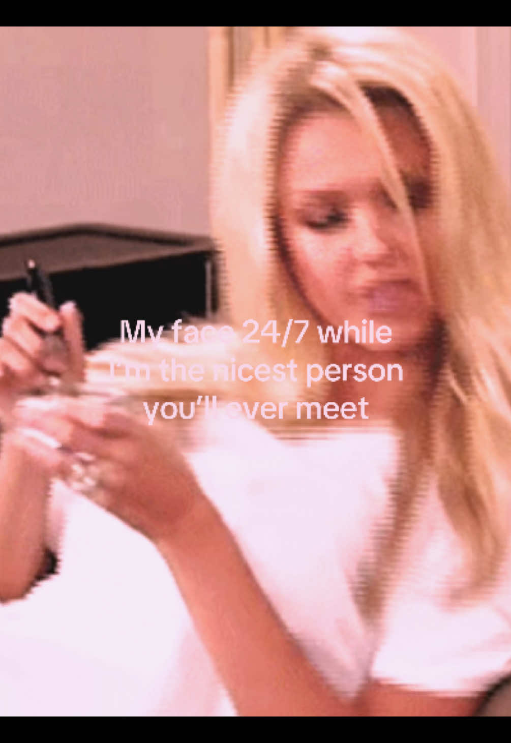 @ℰ